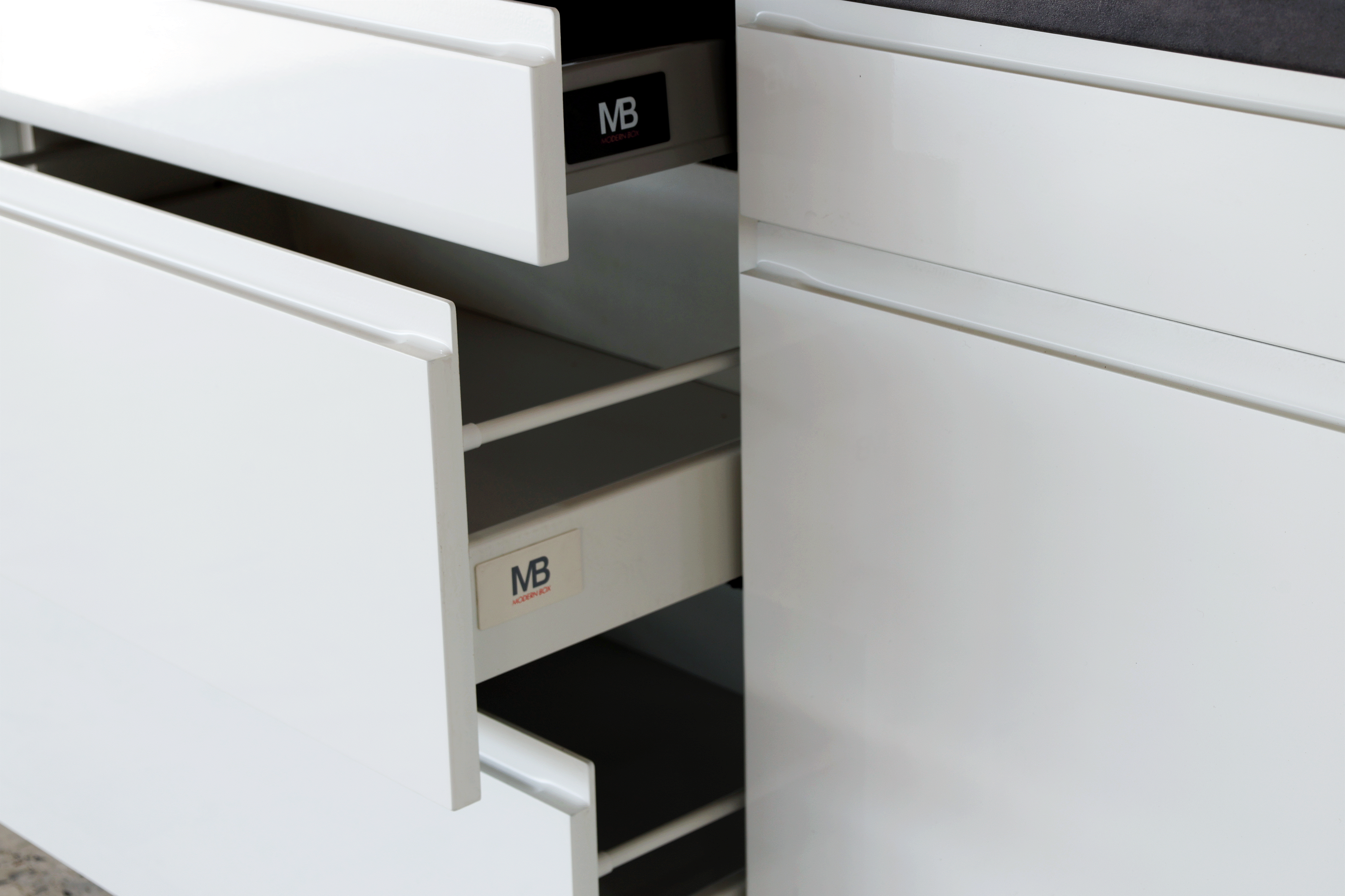 Hochglanz-Küche in Weiß, 350 cm,Ohne Elektrogeräten