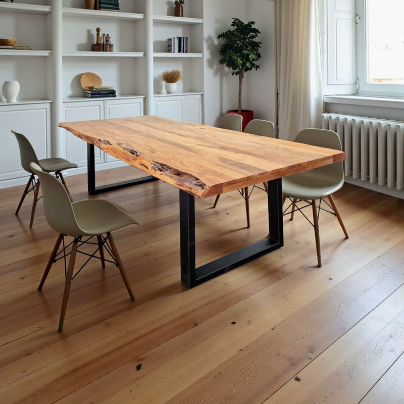 Esstische aus Akazie Massivholz – mit Baumkante & U-Gestell Schwarz