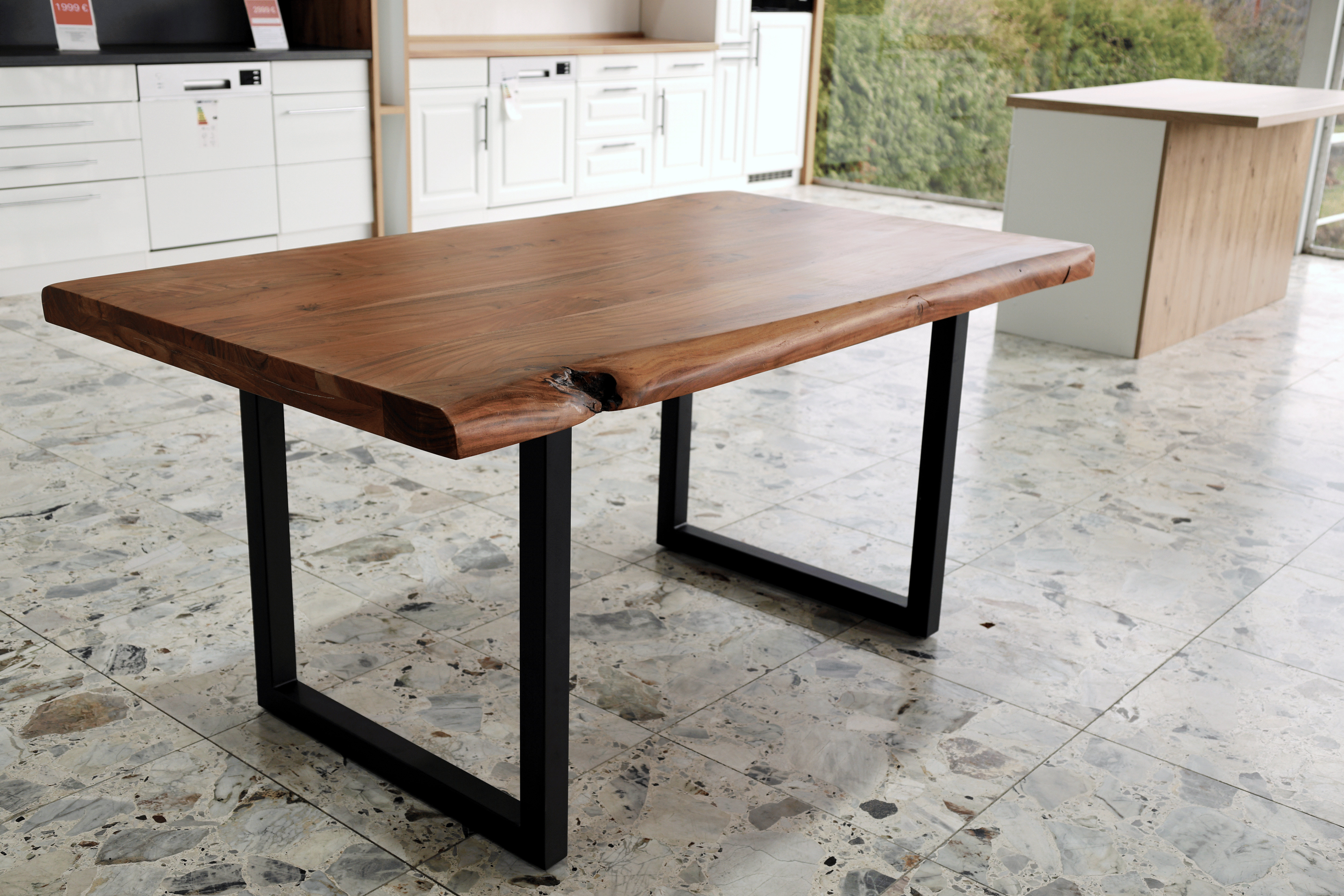 Esstisch Akazie Baumkante Massivholz 140–240 cm – 5,5 cm Platte – U-Gestell Schwarz – Industrial Design UNIKAT