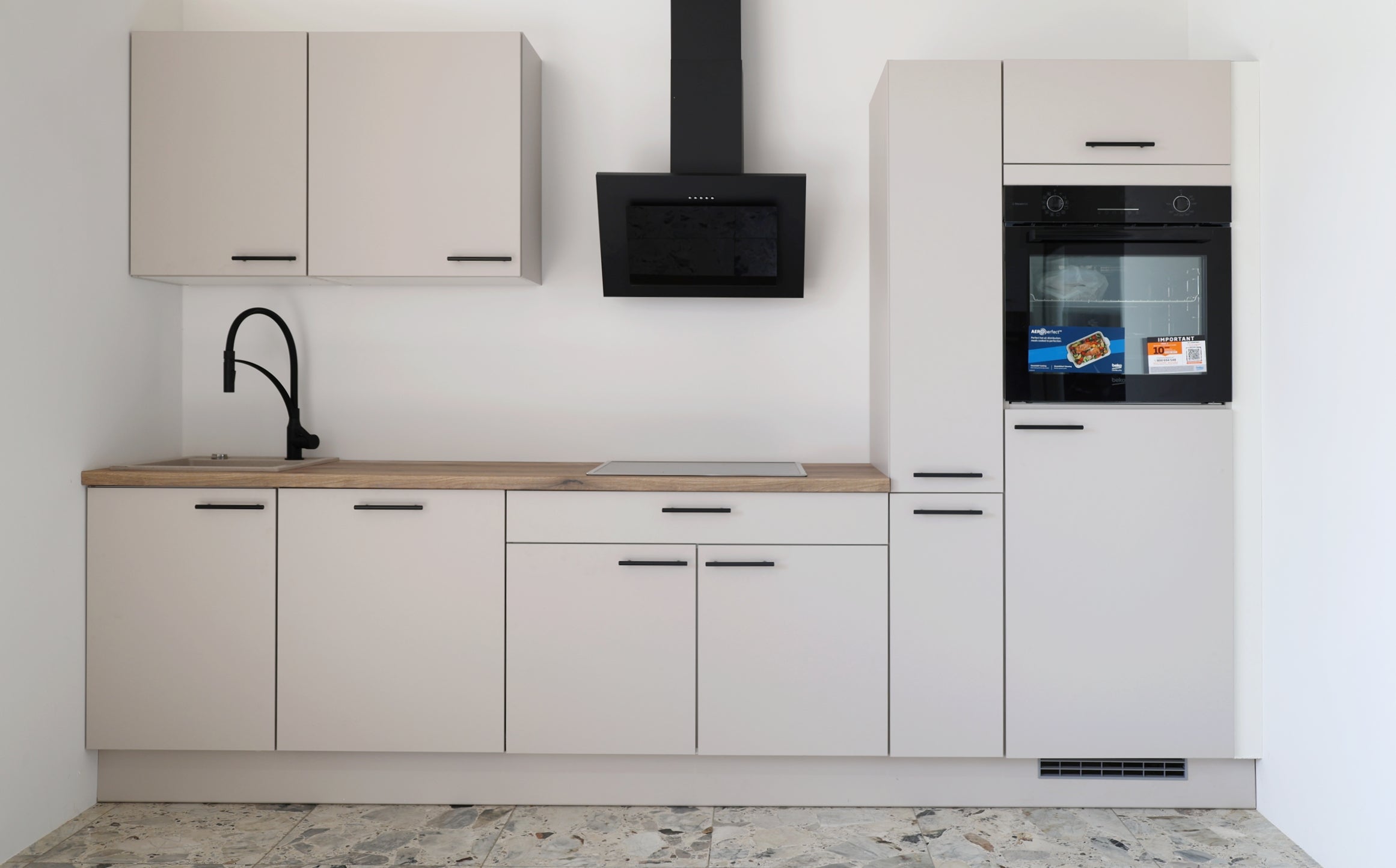 Küche Küchenbloch Küchenzeile 300cm  ohne Elektrogeräte