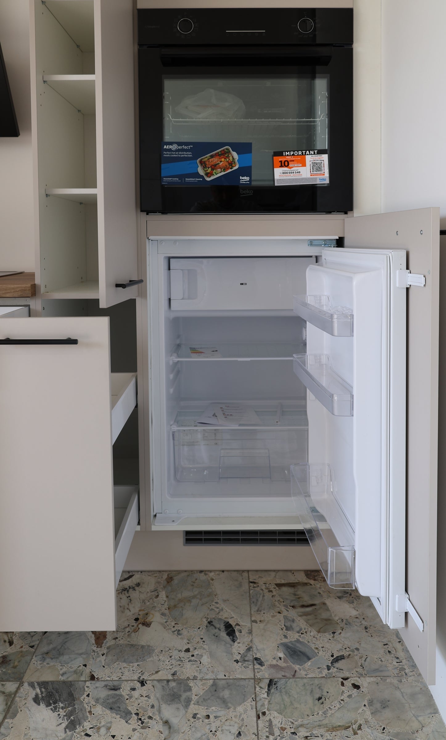 Küche Küchenbloch Küchenzeile 300cm  ohne Elektrogeräte