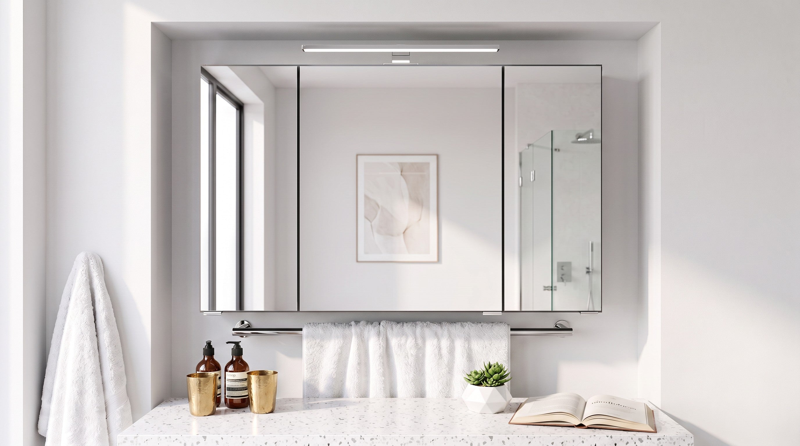 Spiegelschrank Luna 80 cm weiß mit LED – 3 Spiegeltüren