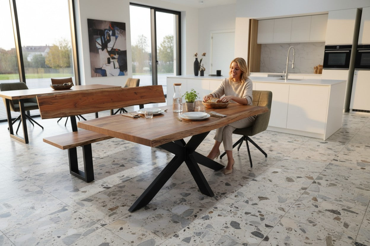 Design Esstisch Baumkante Akazie Massivholz mit Spider Gestell – Unikat