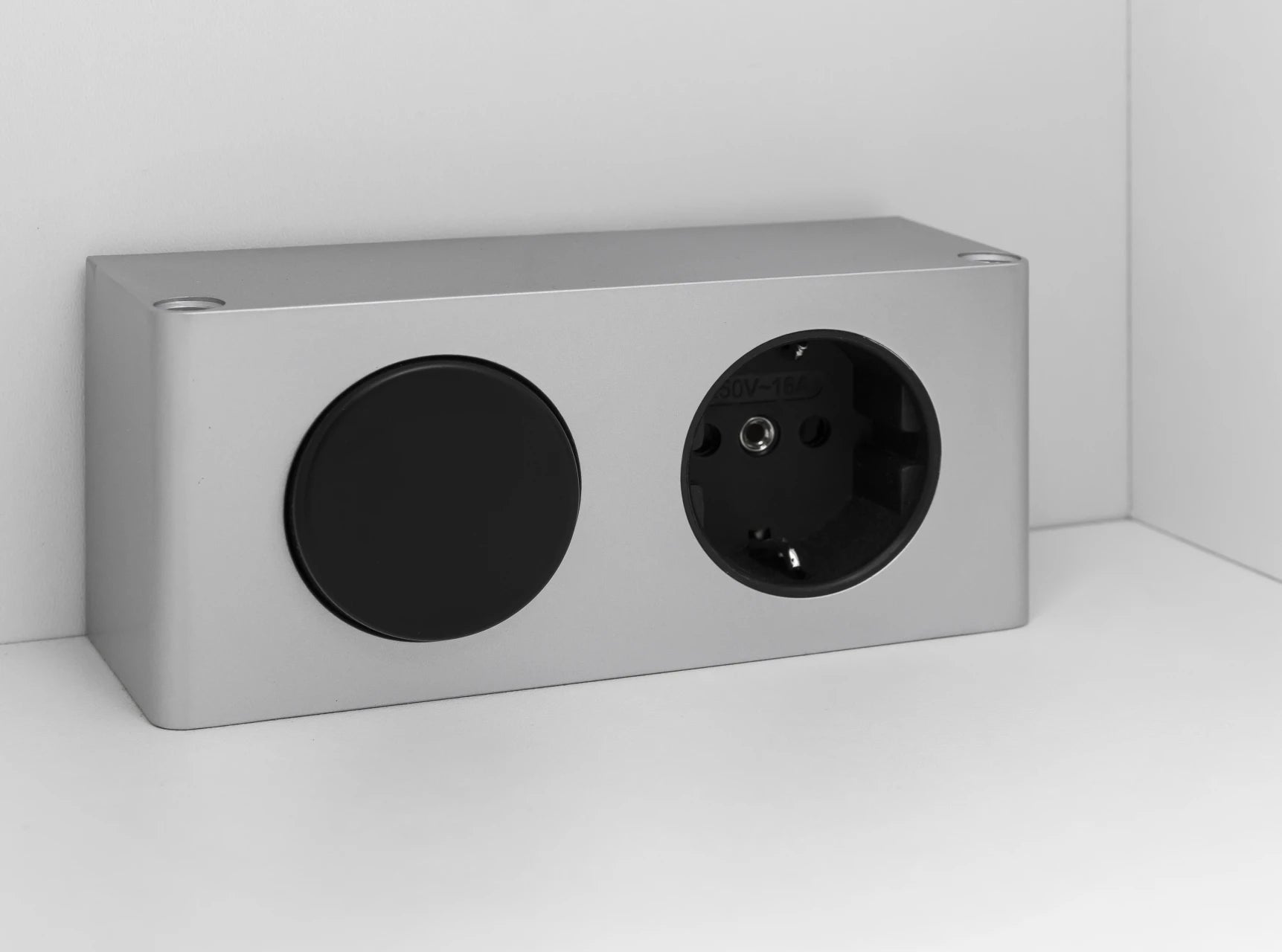 Spiegelschrank Luna 80 cm weiß mit LED – 3 Spiegeltüren